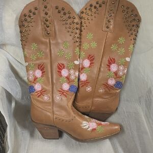 Dingo Tan Embroidered Heeled Boots